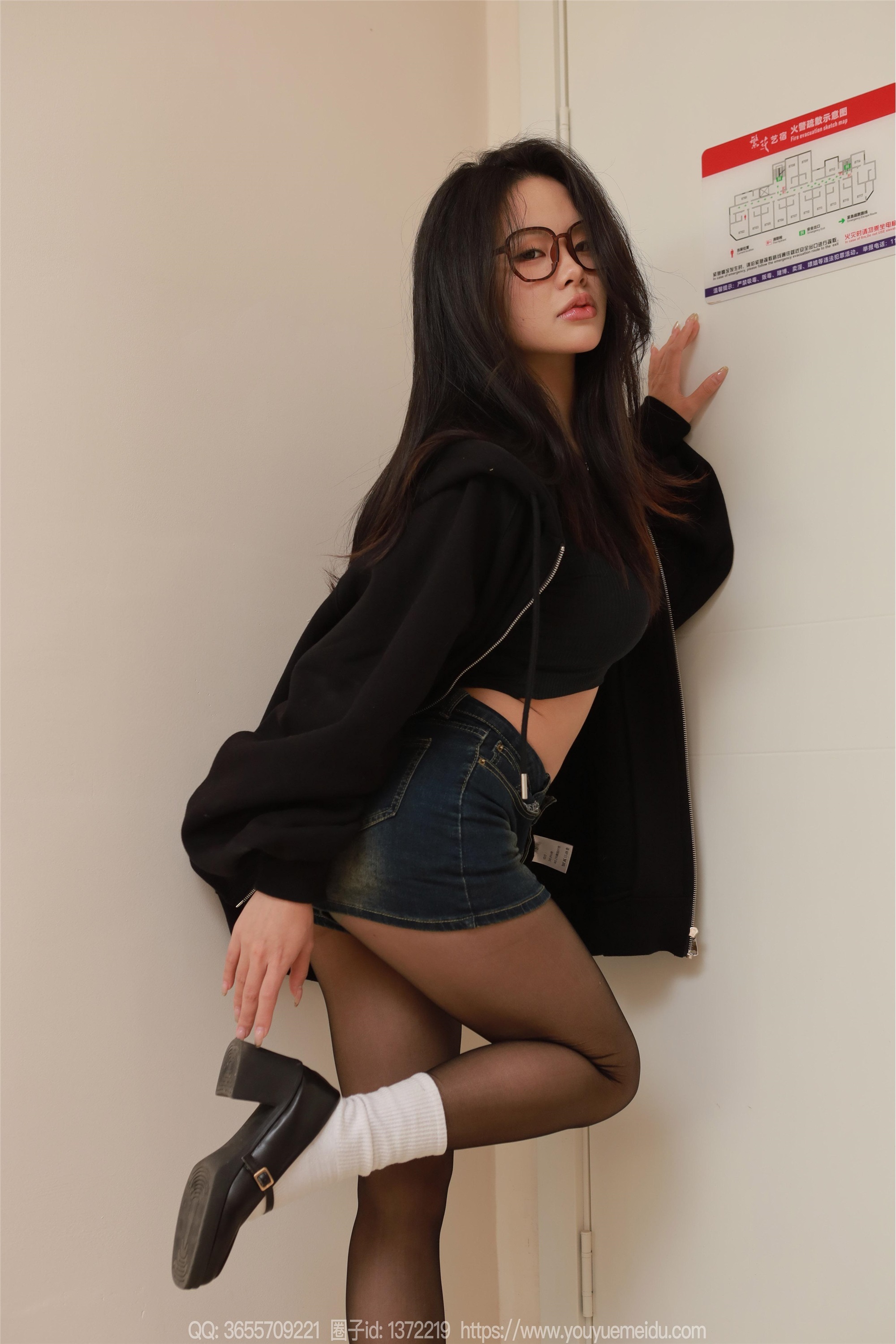 IESS异思趣向  2025.01.26 丝享家 1960 兔兔《黑丝沙发》